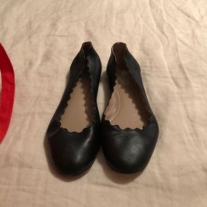Chloe - Black scalloped flat